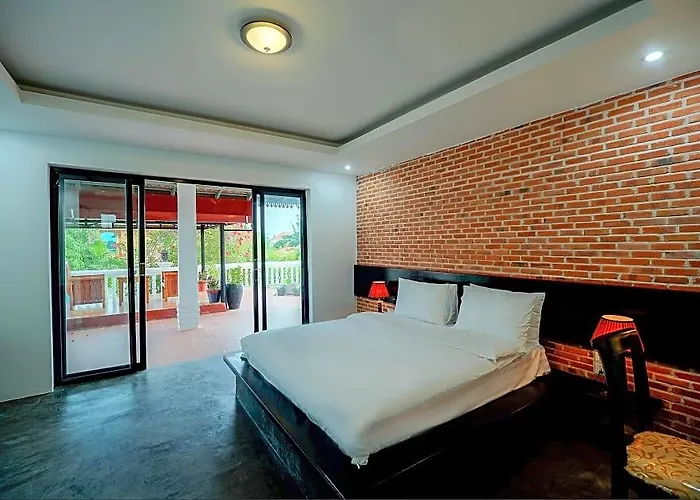 Dream Butterfly Garden Boutique 3*